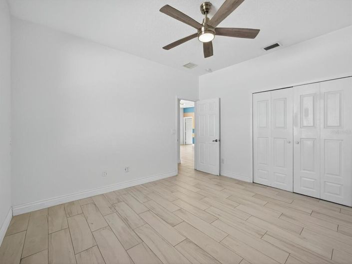 Image No.25-3 Bed Property for sale