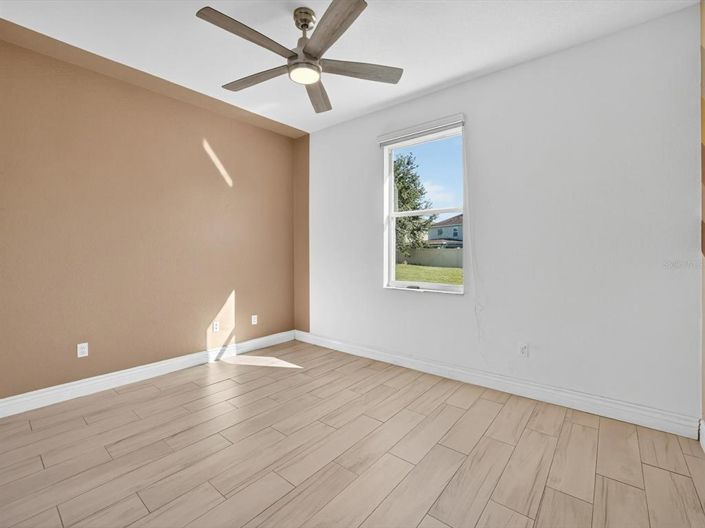 Image No.27-3 Bed Property for sale