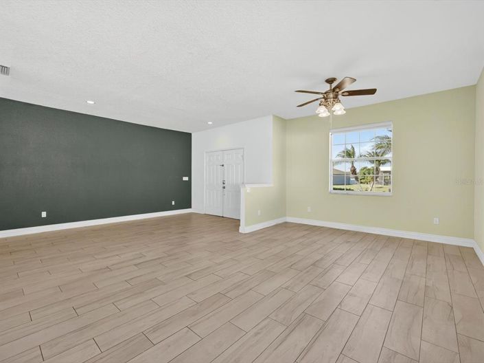 Image No.8-3 Bed Property for sale