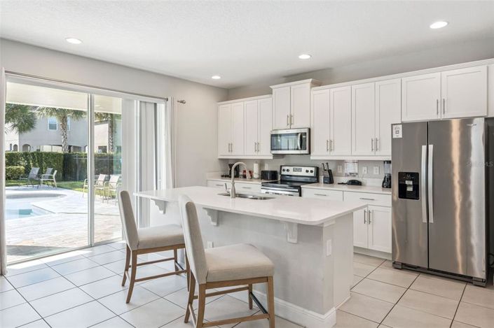 Image No.11-6 Bed Property for sale