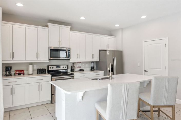 Image No.12-6 Bed Property for sale