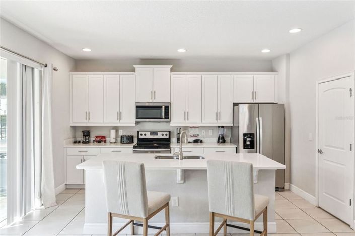 Image No.13-6 Bed Property for sale