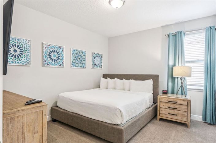 Image No.26-6 Bed Property for sale