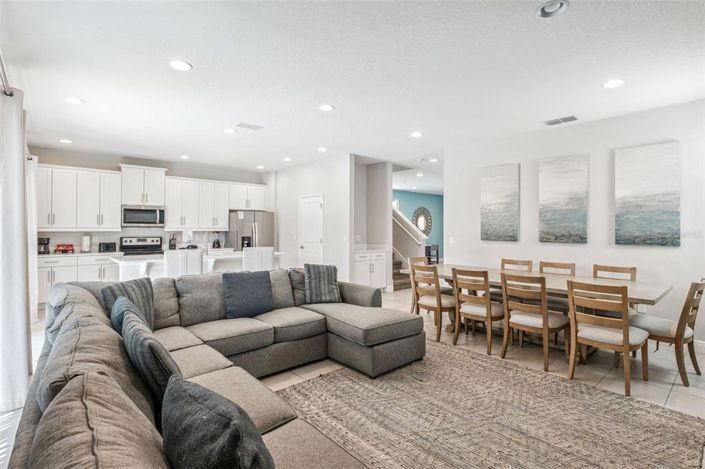 Image No.8-6 Bed Property for sale