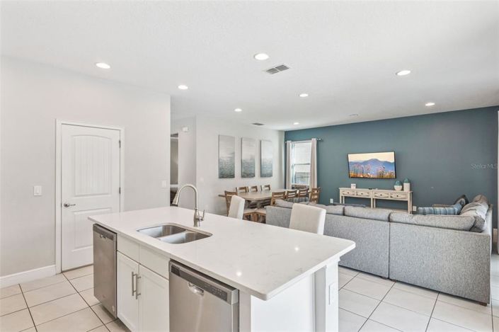 Image No.9-6 Bed Property for sale