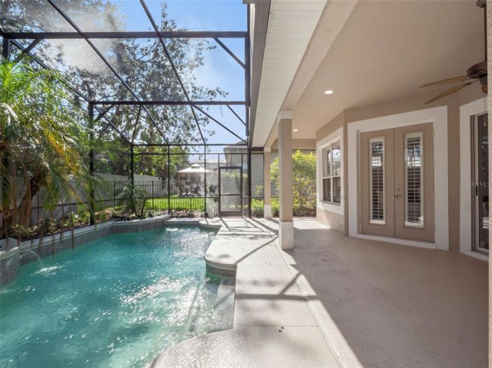 Image No.26-5 Bed Property for sale