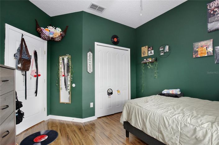 Image No.15-5 Bed Property for sale