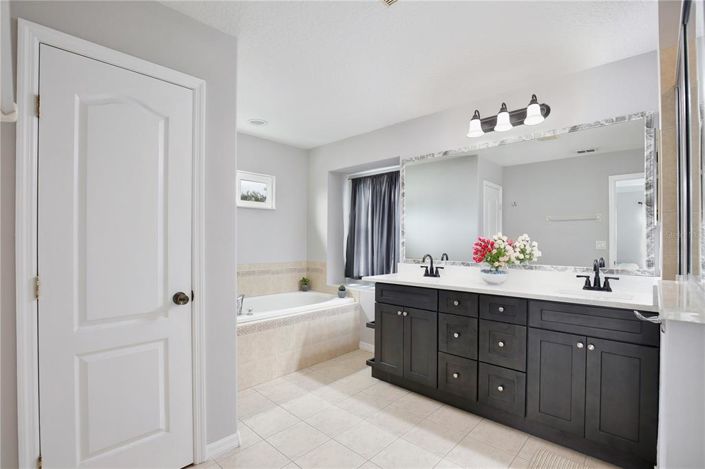 Image No.20-5 Bed Property for sale