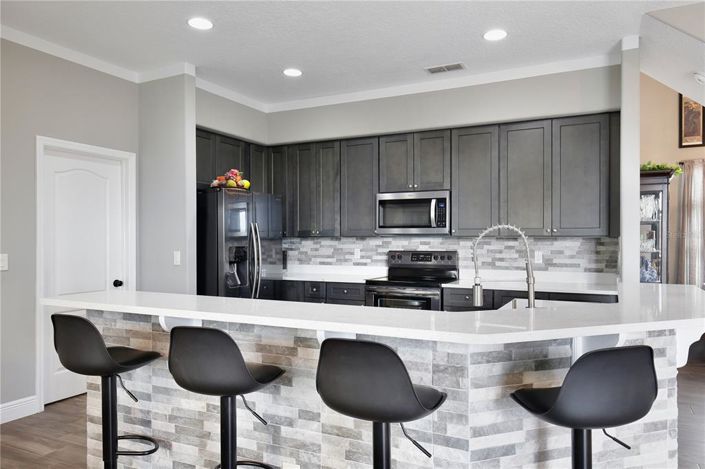 Image No.9-5 Bed Property for sale