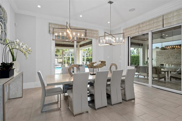 Image No.13-8 Bed Property for sale