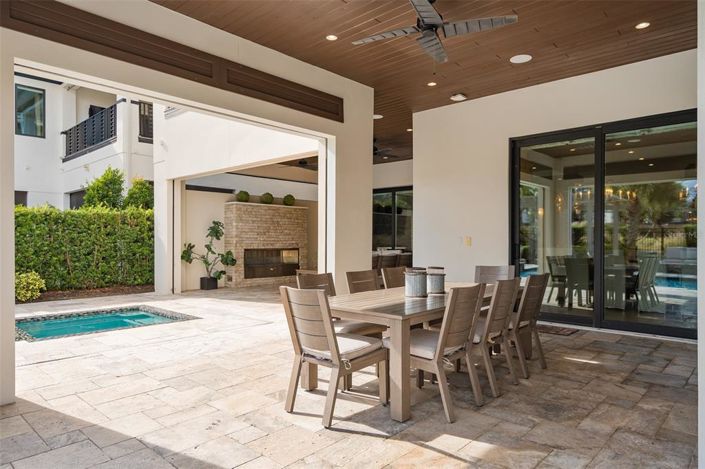 Image No.23-8 Bed Property for sale