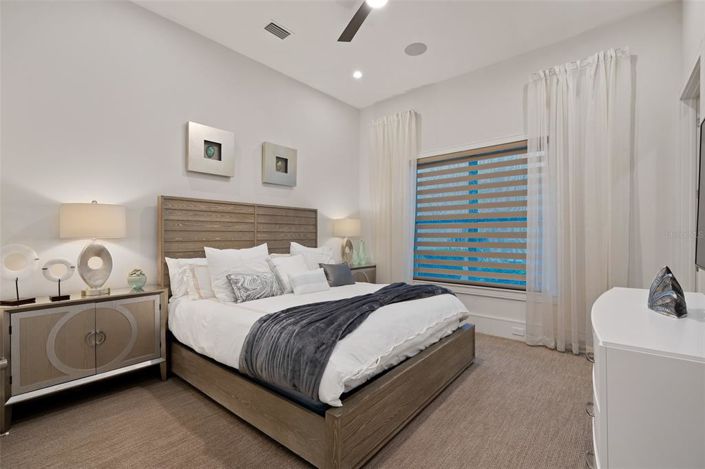 Image No.35-8 Bed Property for sale