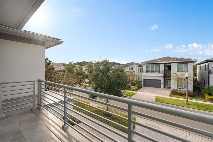 Image No.50-8 Bed Property for sale