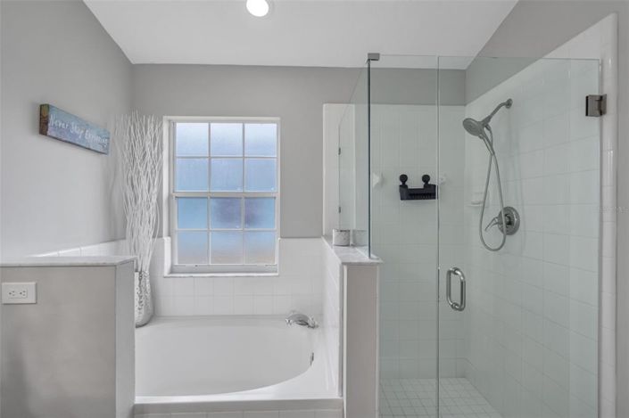 Image No.28-4 Bed Property for sale