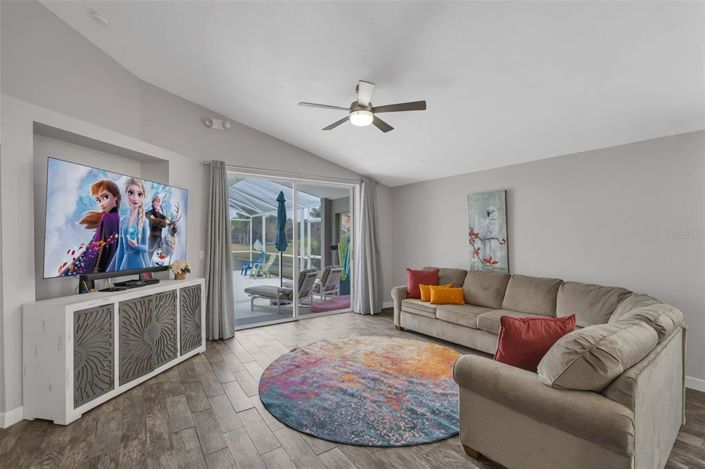 Image No.6-4 Bed Property for sale