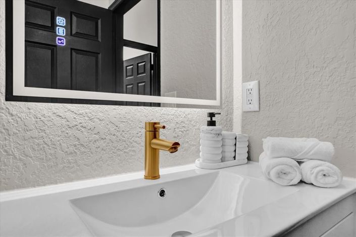 Image No.19-4 Bed Property for sale