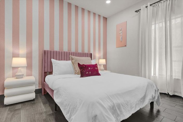 Image No.20-4 Bed Property for sale