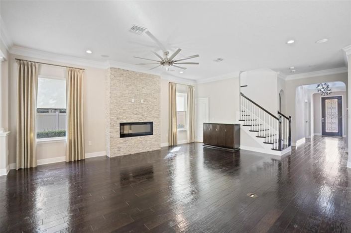 Image No.14-5 Bed Property for sale