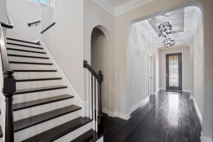 Image No.2-5 Bed Property for sale