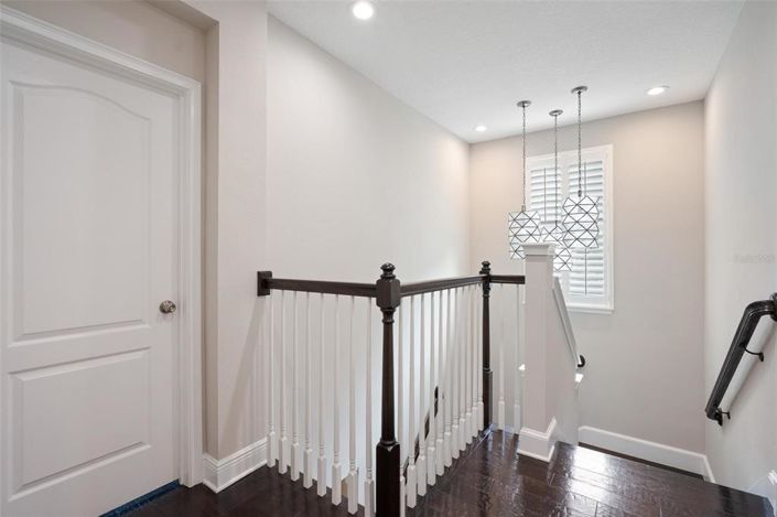 Image No.20-5 Bed Property for sale