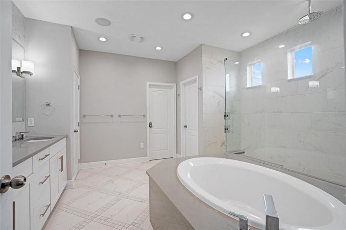 Image No.34-5 Bed Property for sale