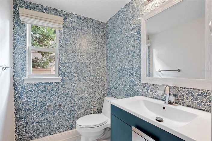 Image No.40-5 Bed Property for sale