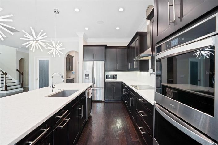 Image No.7-5 Bed Property for sale