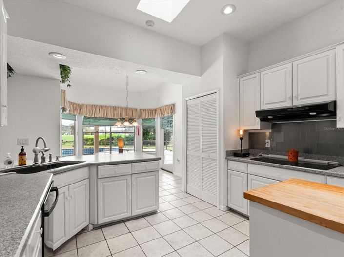 Image No.10-4 Bed Property for sale