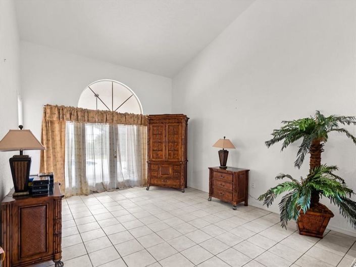 Image No.5-4 Bed Property for sale