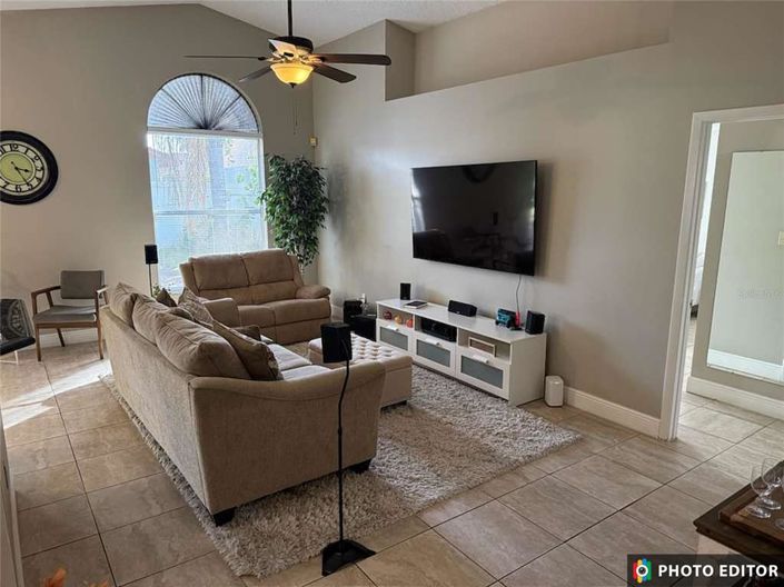 Image No.2-Propriété de 2 chambres à vendre à Kissimmee