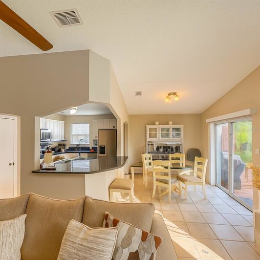 Image No.5-Propriété de 2 chambres à vendre à Kissimmee