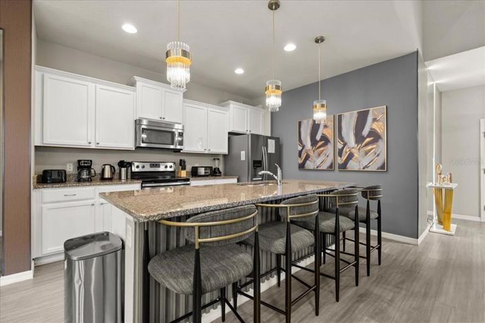 Image No.6-7 Bed Property for sale