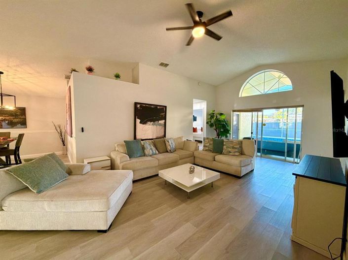 Image No.3-Propriété de 4 chambres à vendre à Kissimmee