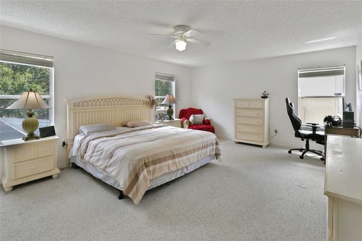 Image No.48-4 Bed Property for sale