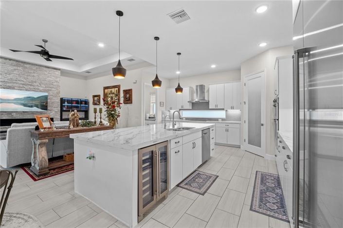 Image No.5-4 Bed Property for sale