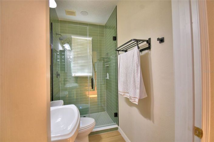 Image No.21-3 Bed Property for sale