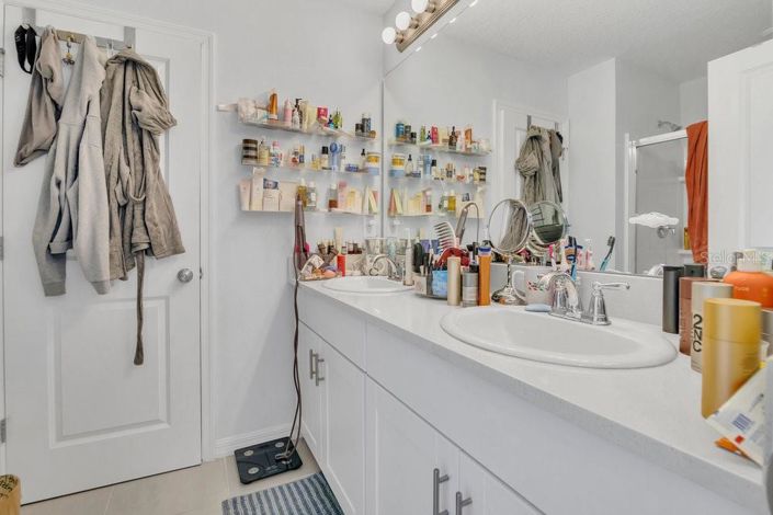 Image No.16-5 Bed Property for sale