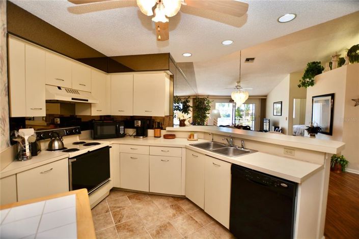 Image No.20-2 Bed Property for sale