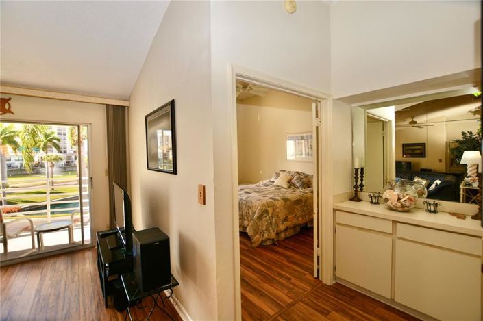 Image No.21-2 Bed Property for sale