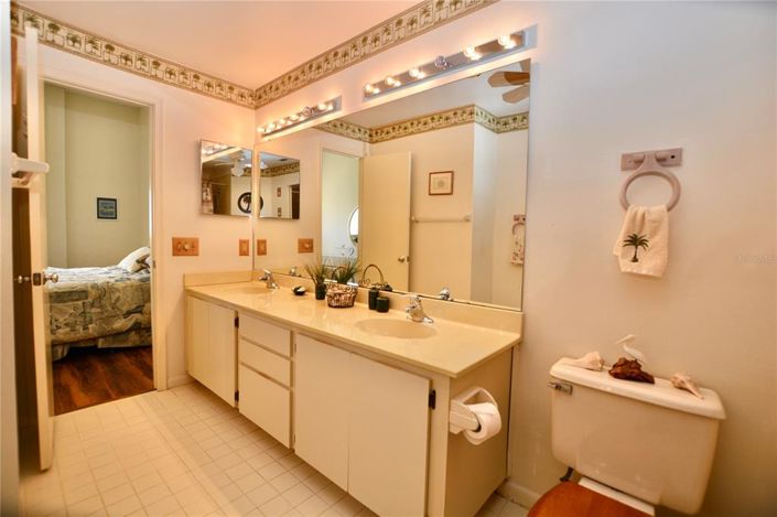 Image No.28-2 Bed Property for sale