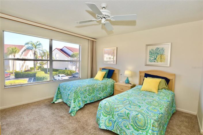 Image No.33-2 Bed Property for sale