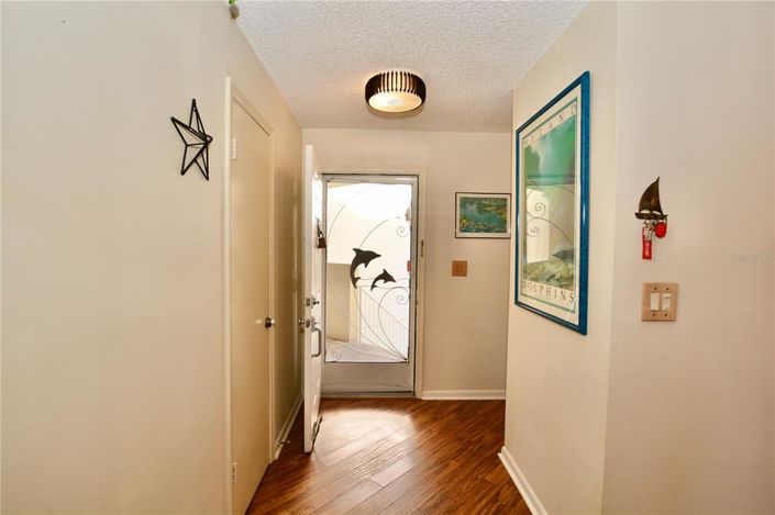 Image No.8-2 Bed Property for sale