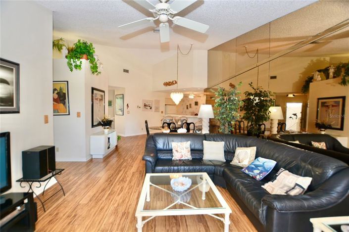 Image No.9-2 Bed Property for sale