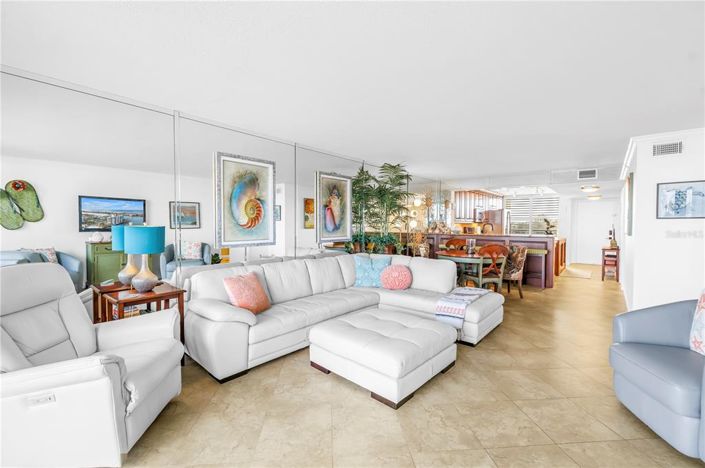 Image No.17-2 Bed Property for sale