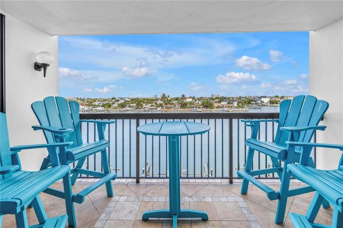 Image No.25-2 Bed Property for sale