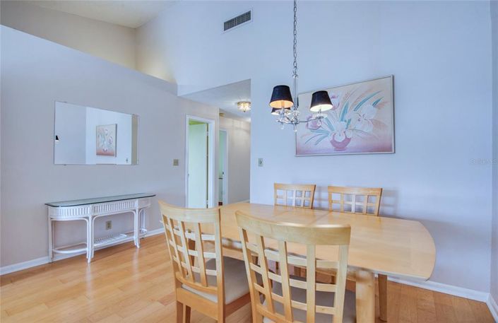 Image No.10-2 Bed Property for sale