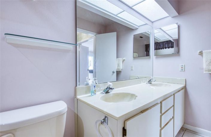 Image No.18-2 Bed Property for sale