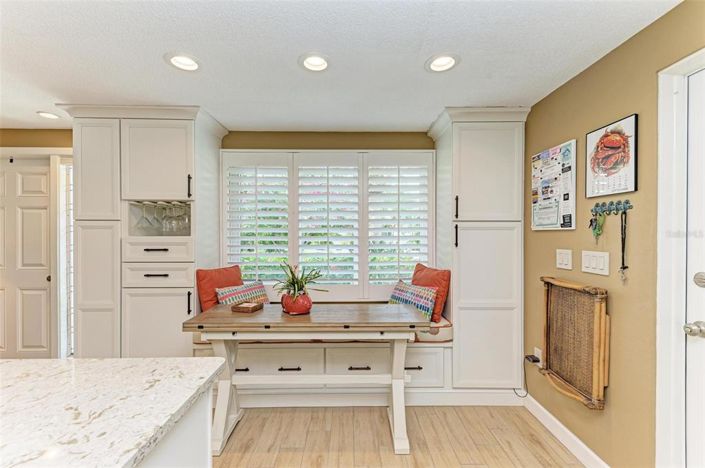 Image No.20-2 Bed Property for sale