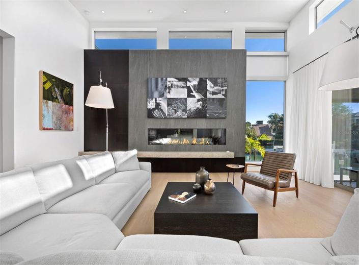 Image No.13-3 Bed Property for sale