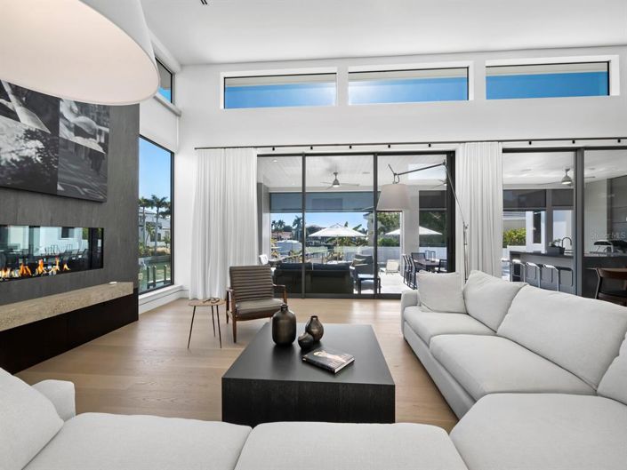 Image No.14-3 Bed Property for sale